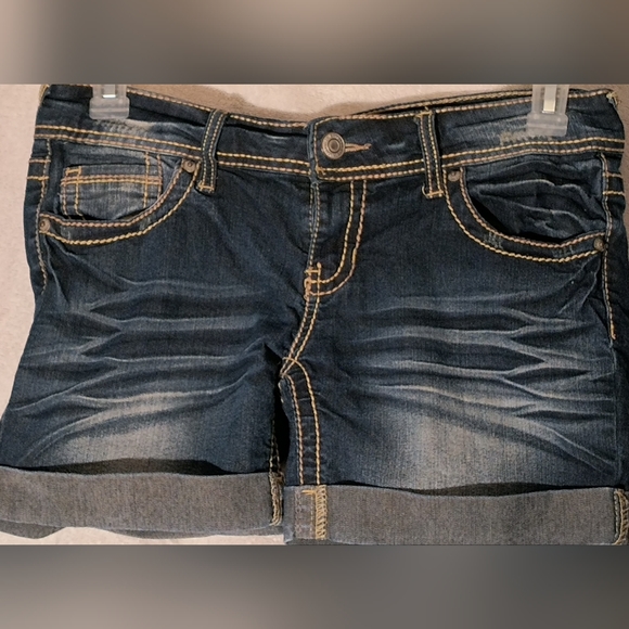 Rue 21 Denim Shorts, Size 5/6. - Picture 2 of 4